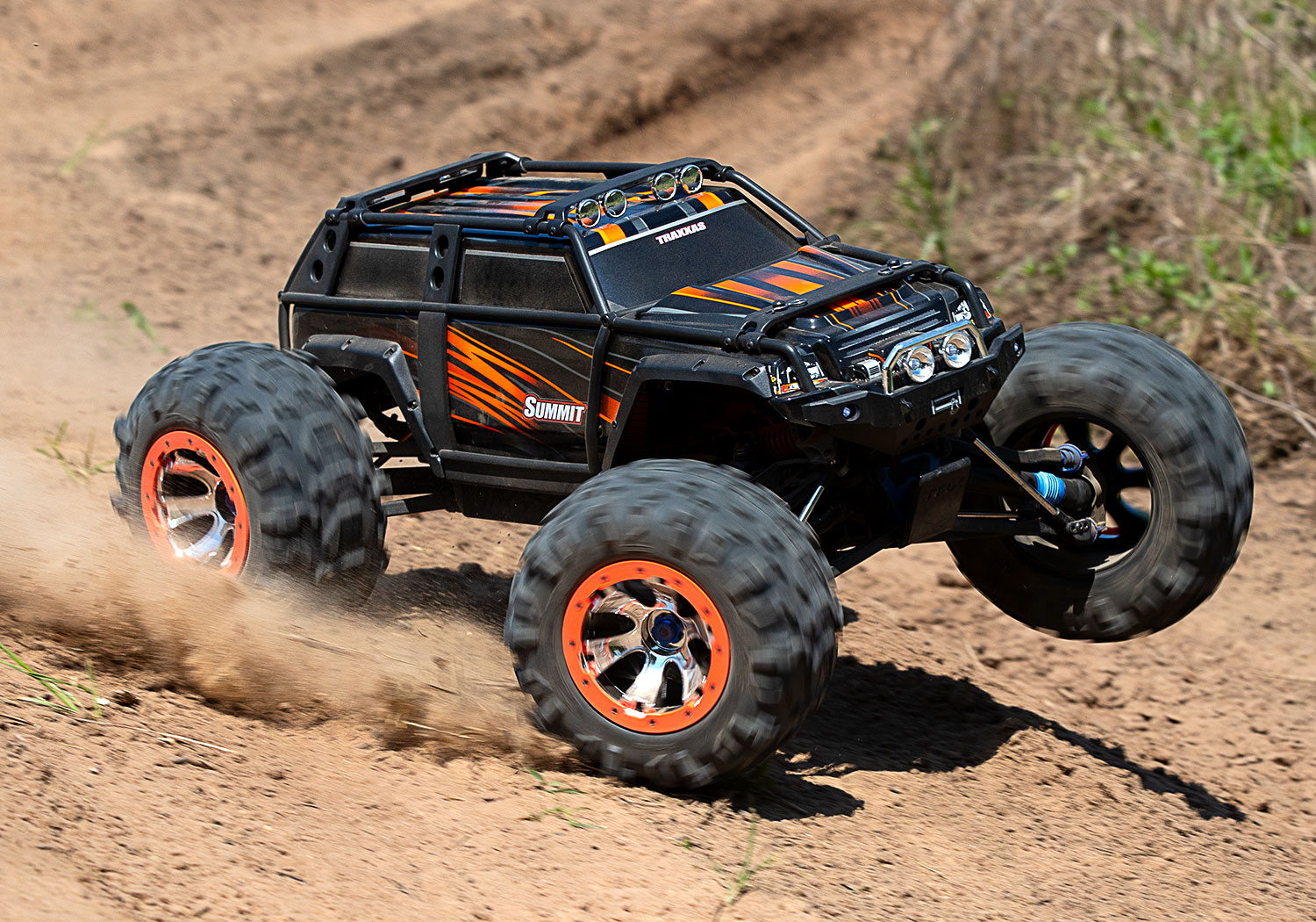 SUMMIT TRAXXAS